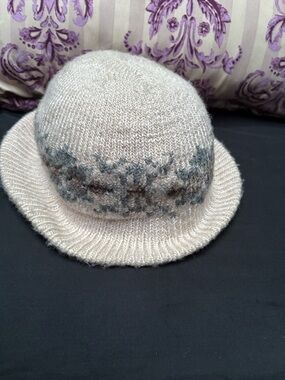 Vintage Aris hatSoft Knit Bucket Hat in Light Beige with Gray Pattern
